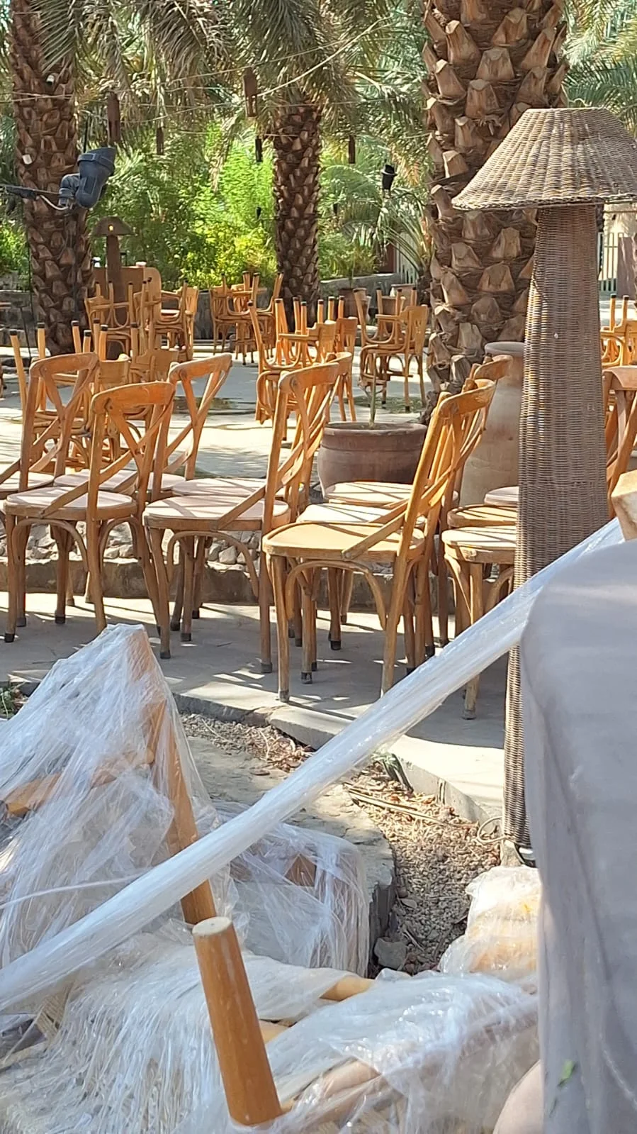 أعمال صيانة وتركيب الأثاث الخشبي